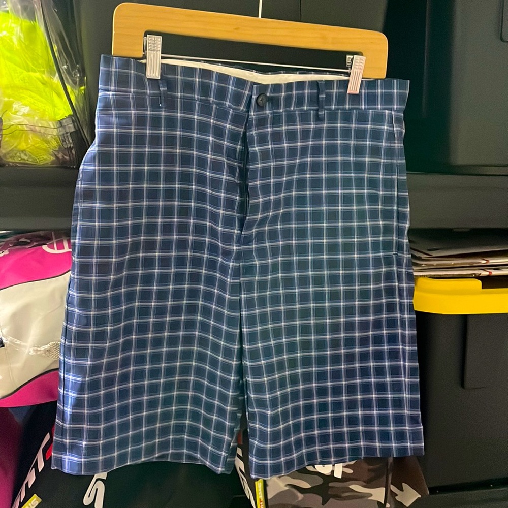 Men’s golf shorts Greg Norman